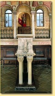 L'arca contenente le Reliquie dei Ss. Vittore e Corona